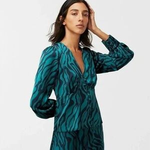 J. Crew Green and Black Zebra Print Button Front Top Size 2 Small